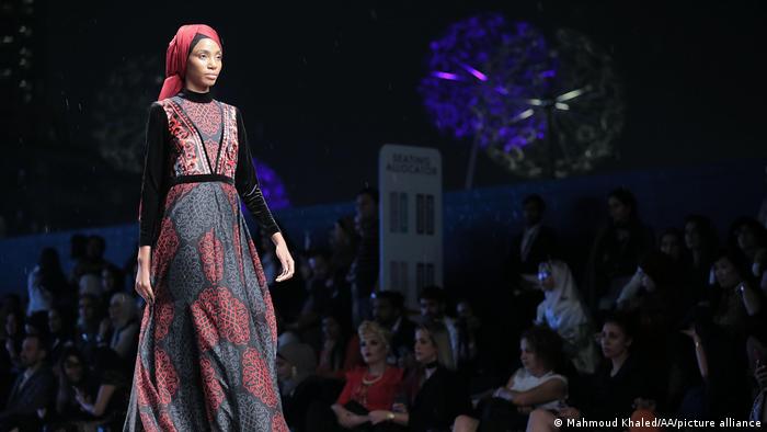 "خليكي شيك" - أزياء "محتشمة "بلمسة أوروبية في الرياض تراعي الثقافة السعودية