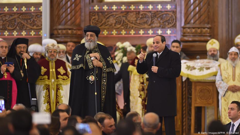 Der ägyptische Präsident Abdul Fattah al-Sisi (rechts) und Kopten-Papst Tawadros II. bei der feierlichen Einweihung der Kathedrale der Geburt Christi in der Neuen Verwaltungshauptstadt Ägyptens (Foto: Getty Images/AFP/M. El-Shahed)