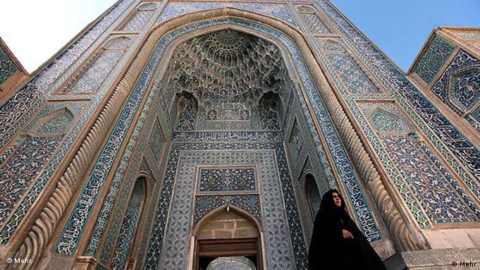 Entrance to Kerman Mosque in Kerman, Iran (photo: Mehr)