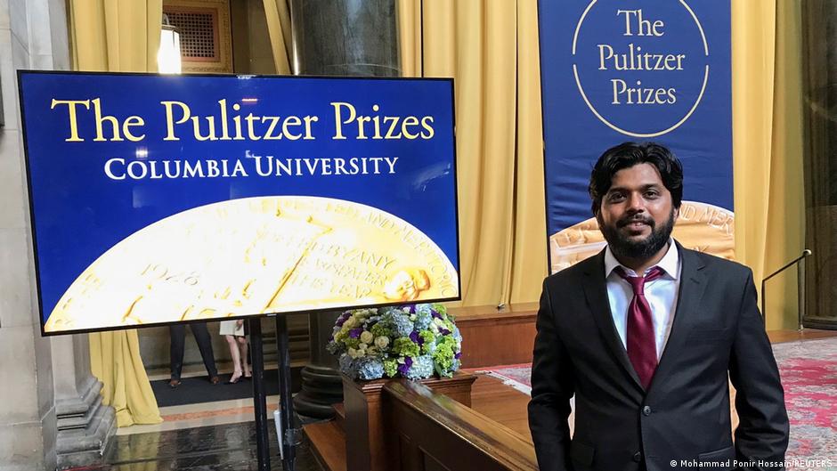Danish Siddiqui, a Reuters photographer based in India, poses for a picture at Columbia University's Low Memorial Library during the Pulitzer Prize giving ceremony, in New York, U.S., 30 May 2018 (photo: REUTERS/Mohammad Ponir Hossain)