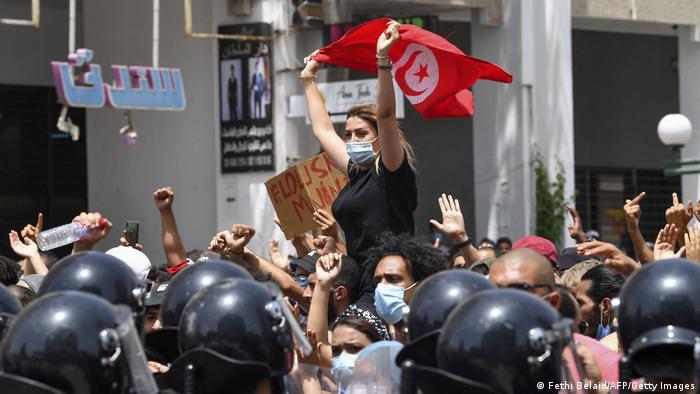 تونس ـ محطات وعرة على درب مخاض ديمقراطي عسيرpolitik_in_tunesien_getty_images