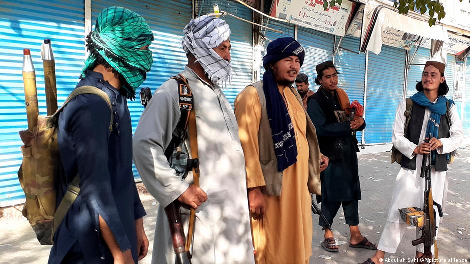 Taliban-Kämpfer in Kundus; Foto: Abdzllah Sahil/AP/picture-alliance