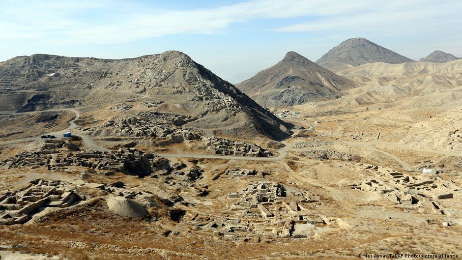 لا يمكن رؤيته للوهلة الأولى  ولكن هنا في وادي "مِس عَيْنَك" يوجد الكثير من الليثيوم المخزن - أفغانستان.   (Mes Aynak Tal/AP Photo/picture alliance)