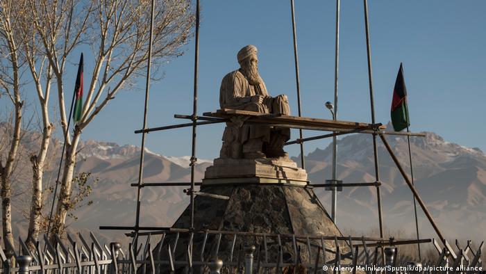 Eine Statue des politischen Führers der Minderheit Hazara, Abdul Ali Mazari.
