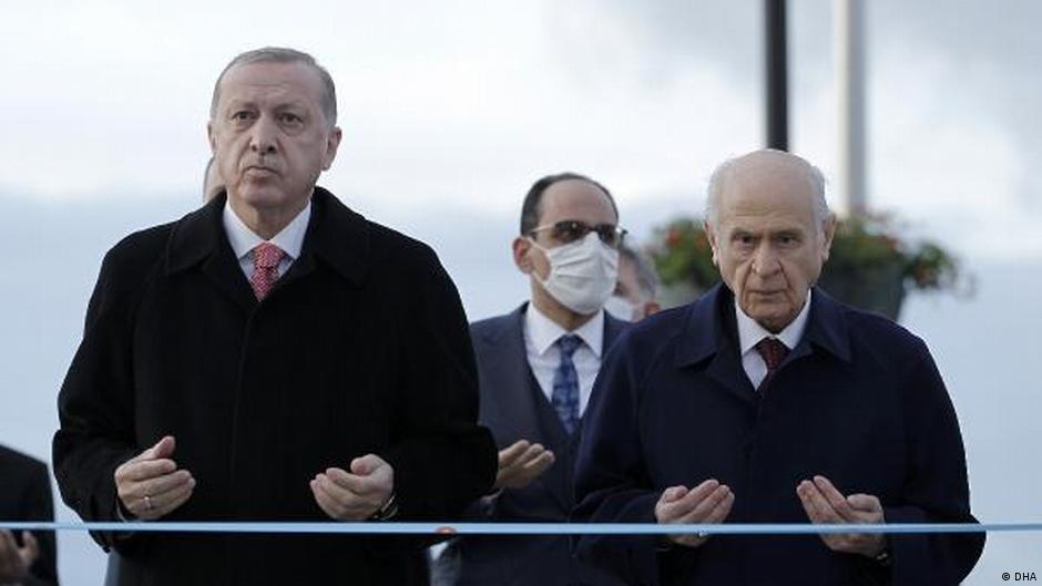Präsident Erdogan und sein Koalitionspartner Devlet Bahceli (MHP); Foto: DHA