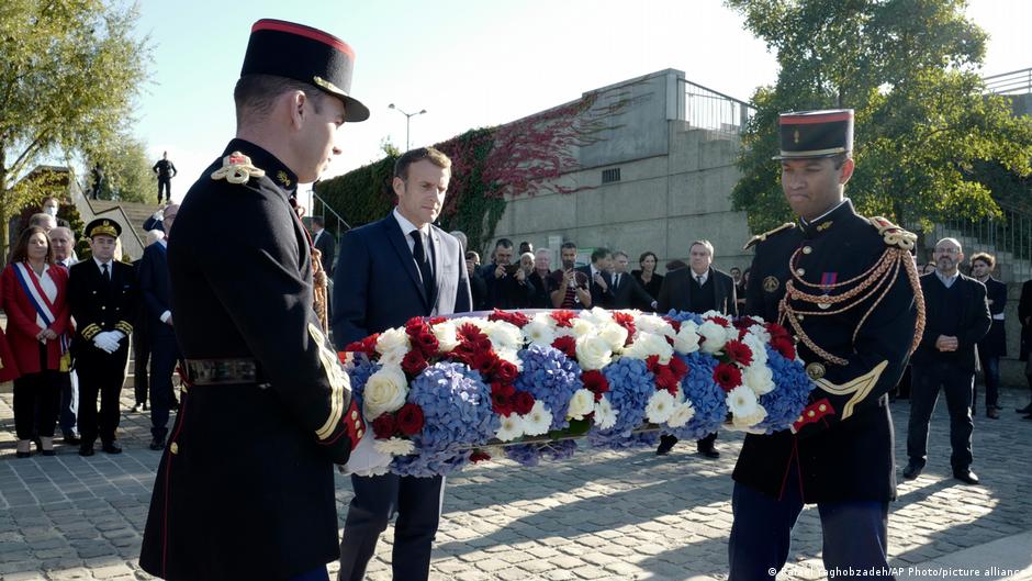 Präsident Macron bei den Gedenkfeierlichkeiten in Colombes; Foto: AP Photo/picture-alliance