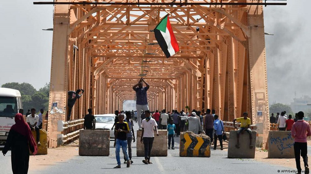  Putsch im Sudan: Das Militär beschwichtigt 