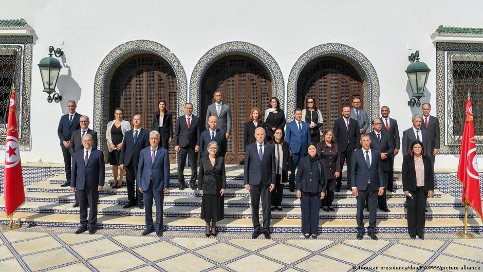Members of the Tunisian government appointed by President Kais Saied on 11 October 2021 (photo: Tunisian presidency/dpa/MAXPPP/picture alliance)