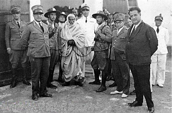 اعتقال عمر المختار يمن قبل الإيطاليين - ليبيا. Omar Mokhtar  arrested by Italian Officials FOTO WIKIPEDIA
