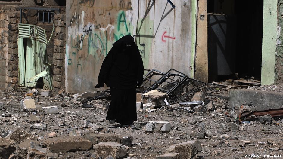 Witwen von IS-Kämpfern werden stigmatisiert und kämpfen mit bürokratischen Hürden, weil die Ehemänner otmals nicht offiziell für tot erklärt worden sind.