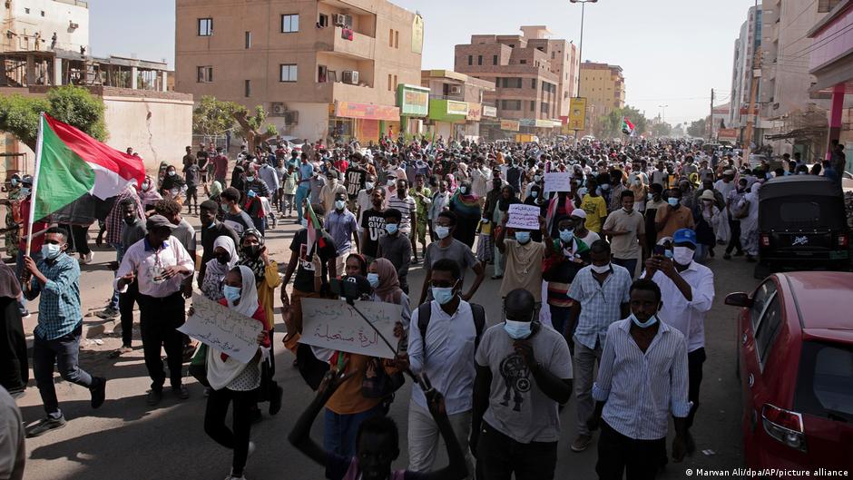احتجاجات في الخرطوم على الانقلاب العسكري في السودان.