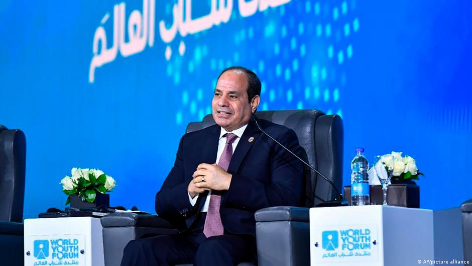 الرئيس المصري عبد الفتاح السيسي. Egyptian President Abdul Fattah al-Sisi at the World Youth Forum (photo: AFP/picture-alliance)