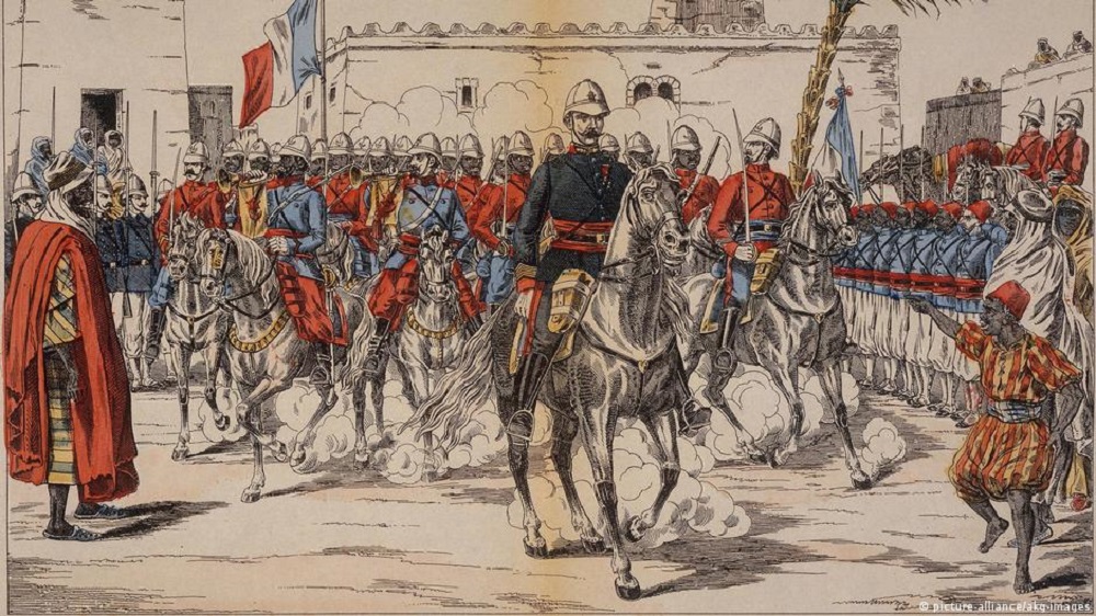 Französische Kolonialisten 1894 in der heutigen malischen Wüstenstadt Timbuktu (Foto: Alliance-Picture/Akg-images)