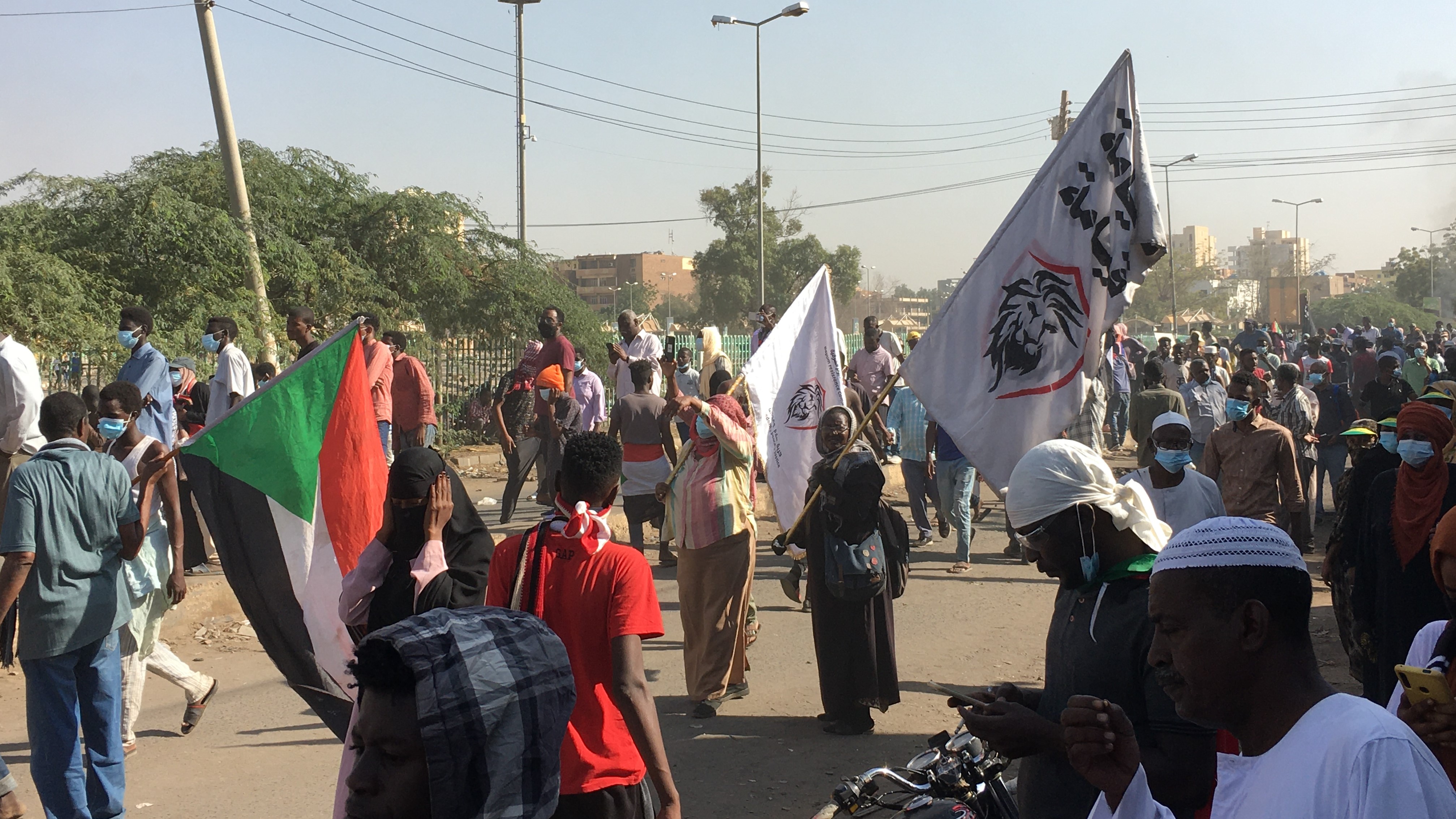 مظاهرة سودانية مؤيدة للديمقراطية ضد المجلس العسكري بالخرطوم  - كانون الثاني / يناير 2022.
