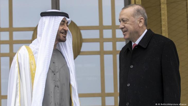 The de facto ruler of the United Arab Emirates, Mohammed bin Zayed, visits Turkish President Recep Tayyip Erdogan at the end of November 2021 (photo: Ali Balikci /AA/picture-alliance) 