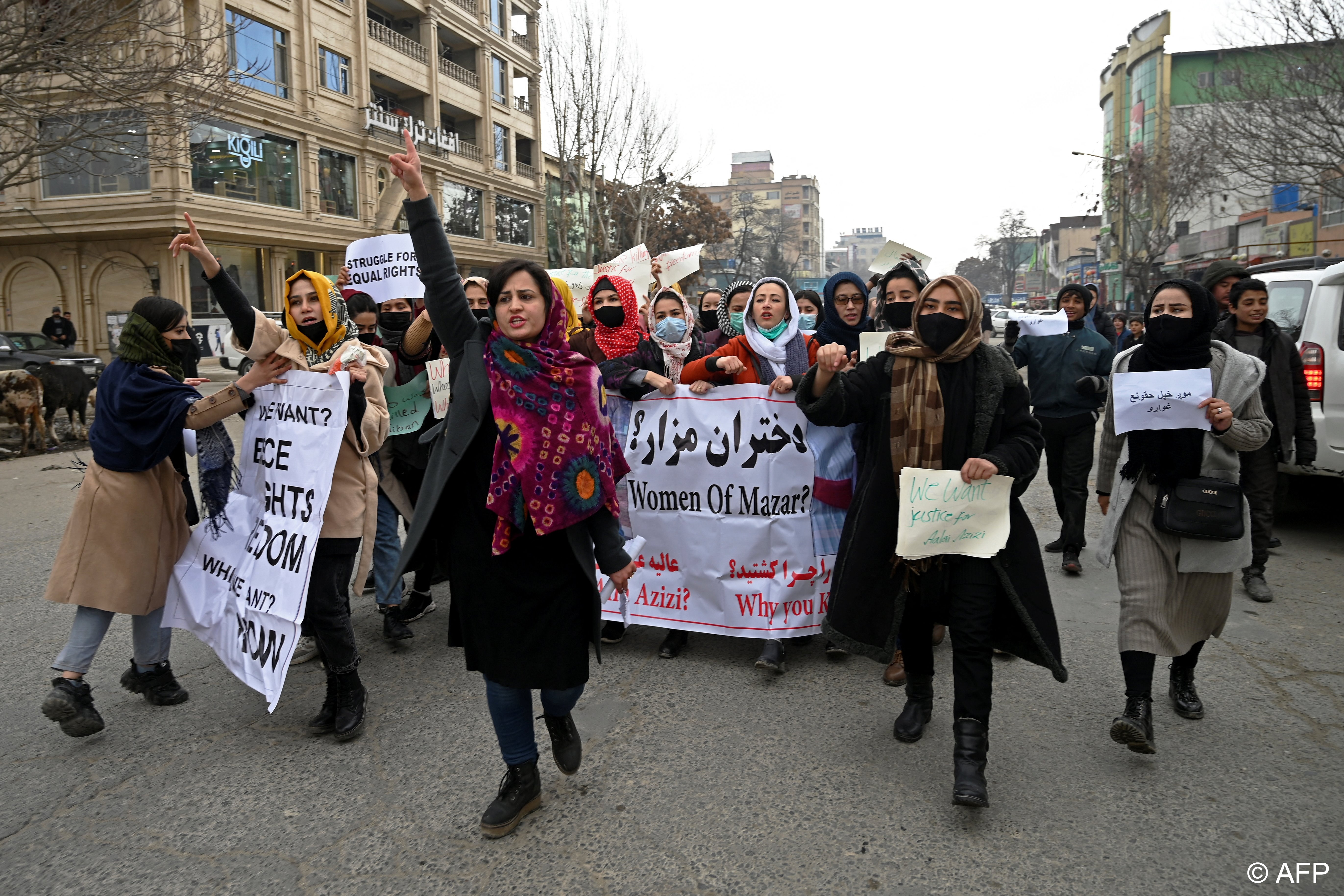  A group of women in Kabul protest the loss of freedom since the Taliban took back power in Afghanistan in August (photo: Wakil KOHSAR/AFP/File) 