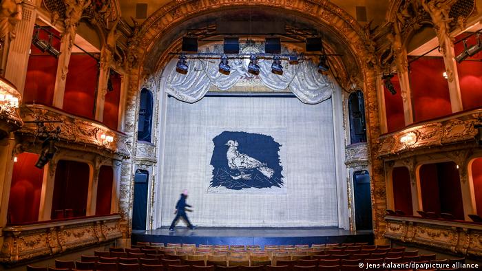 The stage of the Berliner Ensemble with Picasso's dove