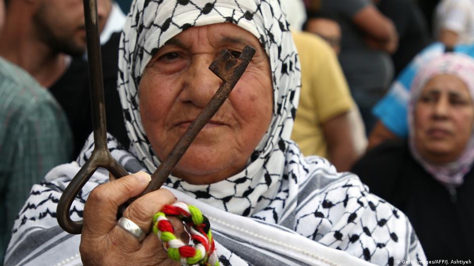 Symbol der Hoffnung auf Rückkehr: die Schlüssel der aufgebenenen Häuser; Foto: Getty Images/AFP/J.Ashtiyeh