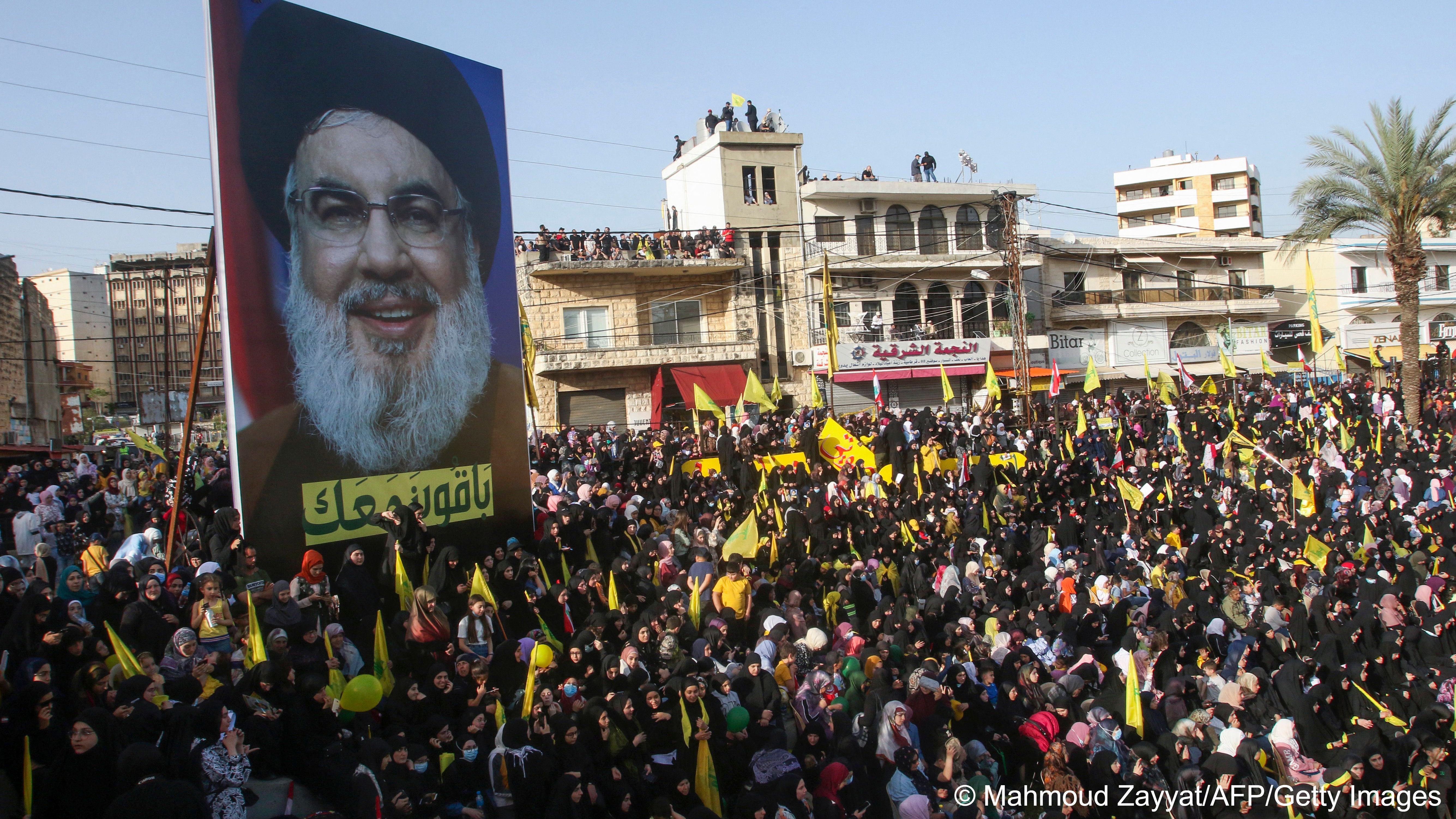 Hezbollah supporters demonstrate in Lebanon (photo: Mahmoud ZAYYAT AFP) 