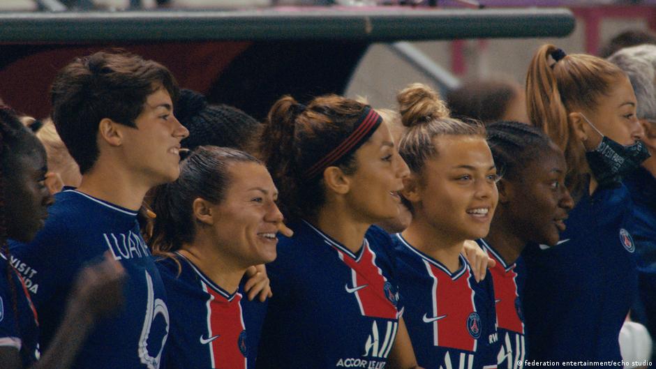 In 2021, Nadia and her teammates at Paris Saint-Germain win the French Women's Champions League (photo: federation entertainment/echo studio)