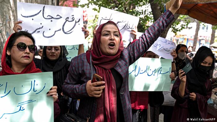 Women demonstrate in Kabul against the Taliban's new regulations