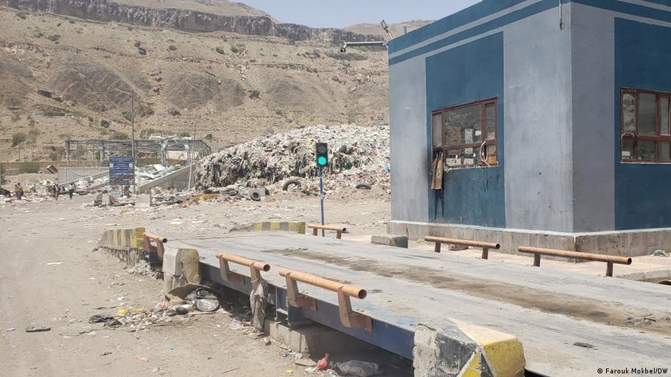 محطة لمعالجة النفايات بالقرب من صنعاء. Jemen Sanaa  Müllentsorgung Foto DW