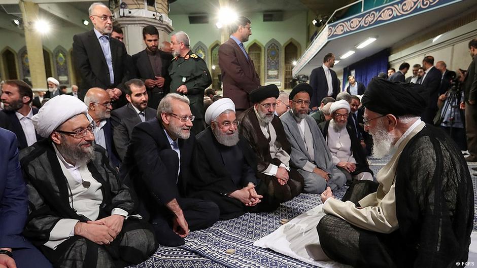 Irans oberster Führer Ayatollah Khamenei im Gespräch; Foto: Fars