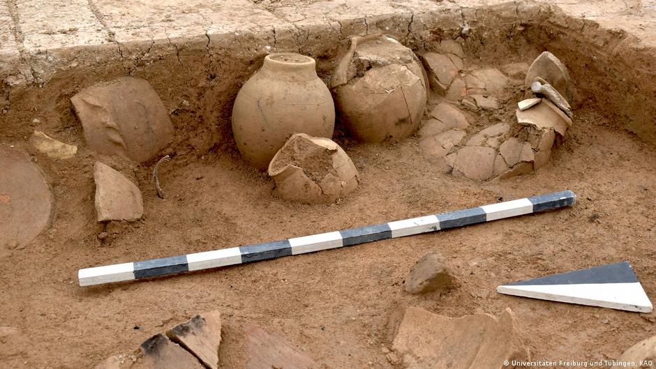 Some of the ceramic vessels, discovered at the site in Iraq (photo: Universities of Tübingen and Freiburg/KAO)