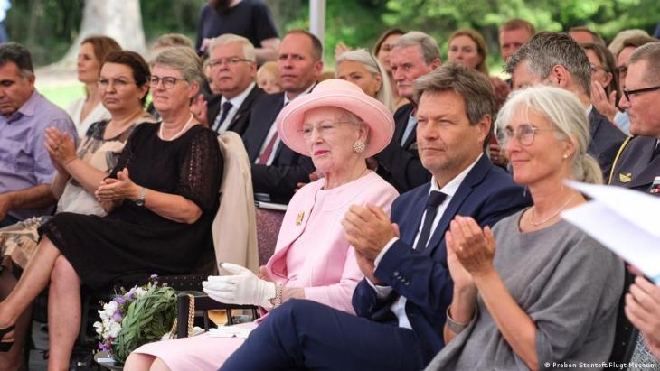 Queen Margrethe II of Denmark with German Vice-Chancellor Robert Habeck at the opening of the museum on 25.06.2022 (photo: Preben Stentoft/Flugt Museum) 