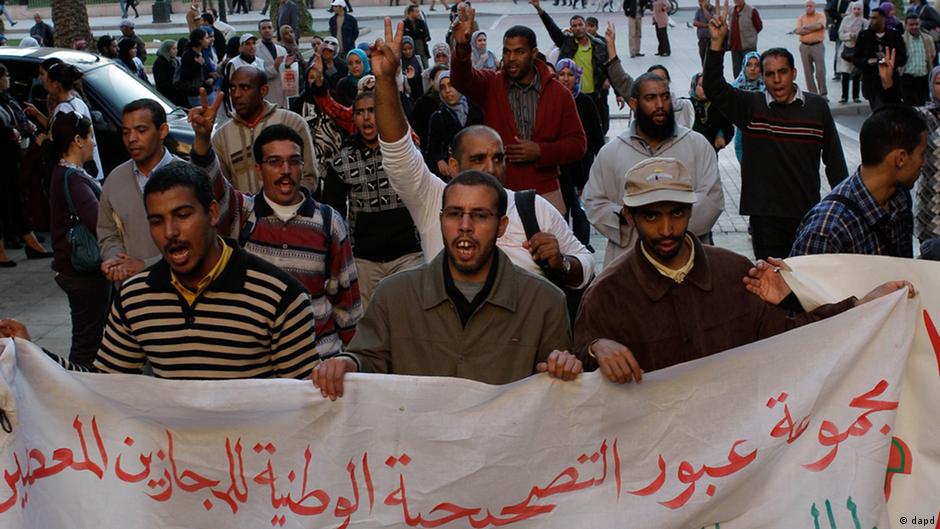 Marokko Vor den Wahlen 2011 protestieren junge Männer gegen Arbeitslosigkeit;Foto: dapd