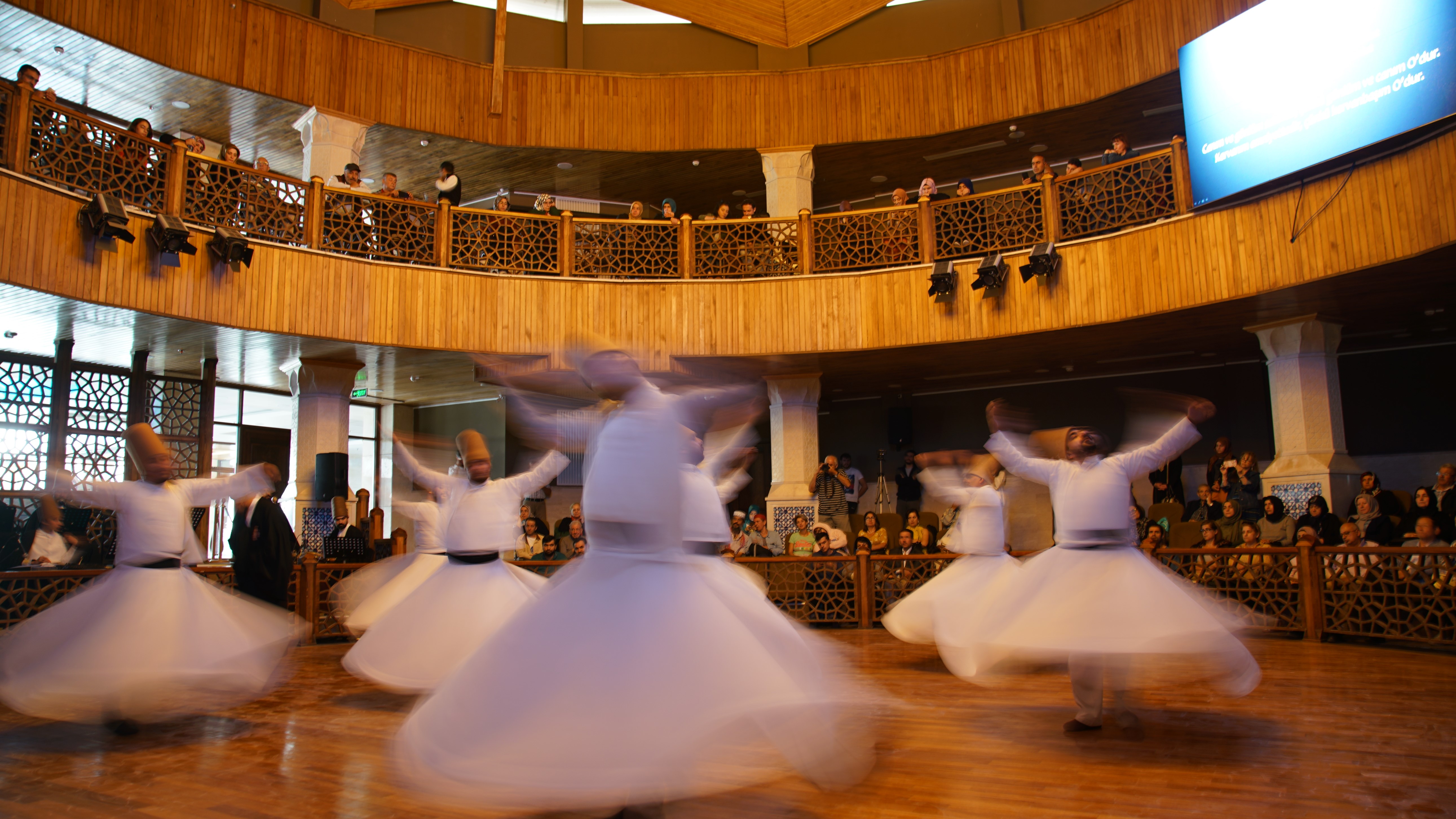 Die tanzenden Derwische des Mevlevi-Ordens in der Türkei; Foto: Marian Brehmer