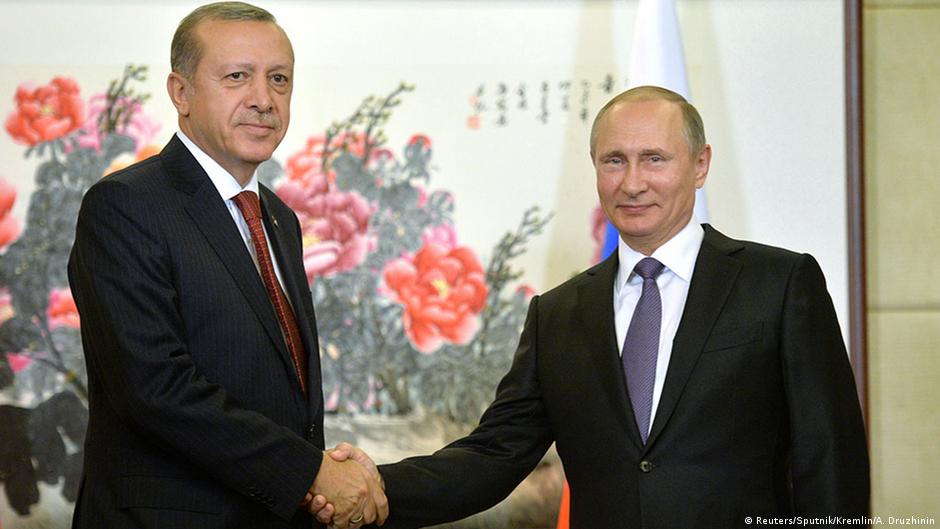 الرئيس التركي رجب طيب إردوغان والرئيس الروسي فلاديمير بوتين - الصورة من الأرشيف.