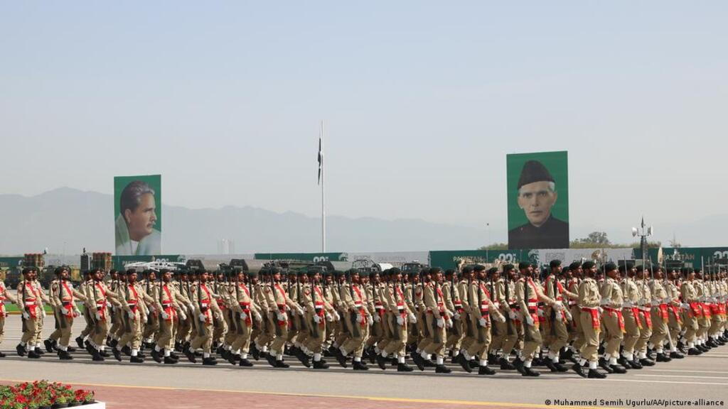 Militärparade am Unabhängigkeitstag Pakistans; Foto: Mohammed Semih Ugurlu/AA/picture-alliance