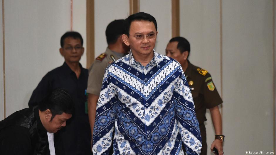 حاكم العاصمة الإندونيسية المسيحي باسوكي تاهاجا بورناما الملقب بـ "أهوك"  2017. Indonesien Prozess Basuki Tjahaja Purnama Foto Reuters