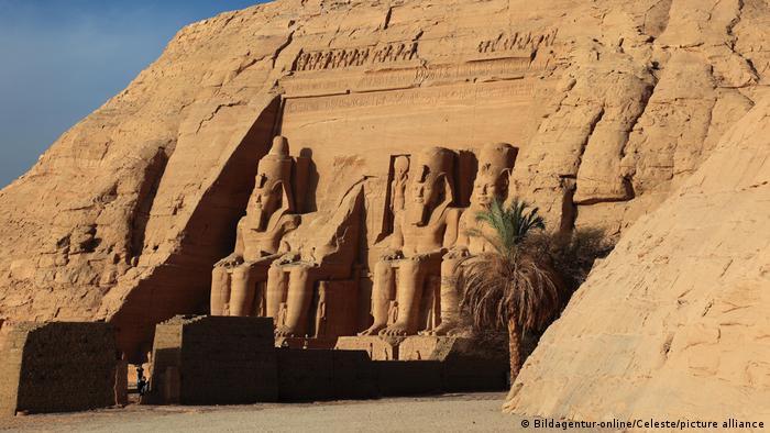 عشرة أسباب تدعوك لزيارة مصر ومعالمها الأثرية 07 Der Tempel von Abu Simbel in Ägypten Foto Picture Alliance