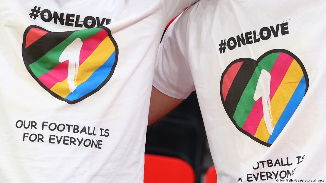 Belgian fans wear "OneLove" T-shirts at the Belgium v Canada match, Qatar 2022 (photo: Tom Weller/dpa/picture alliance)