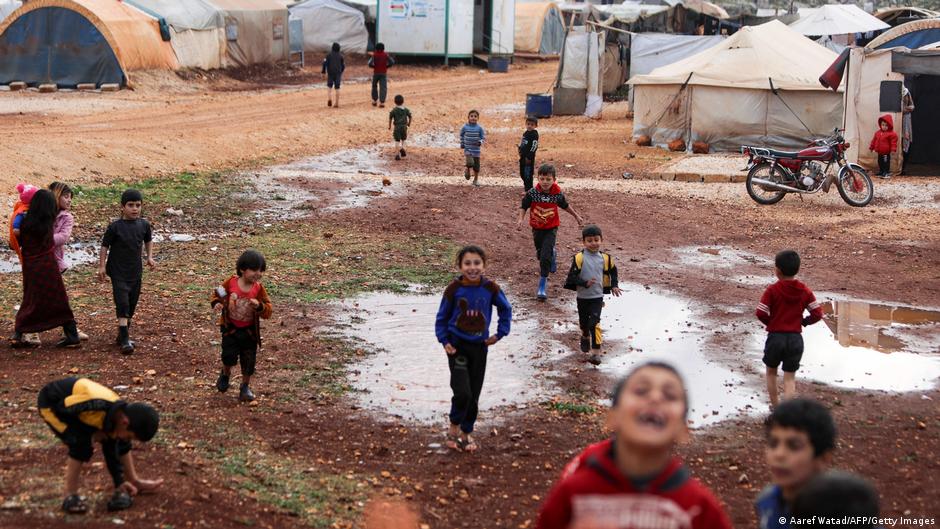 مخيم لاجئين في إدلب – سوريا. Flüchtlingslager in Idlib; Foto: Aaref Watad/AFP/Getty Images