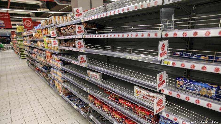 Empty supermarket shelves in Tunisia (image: picture-alliance)