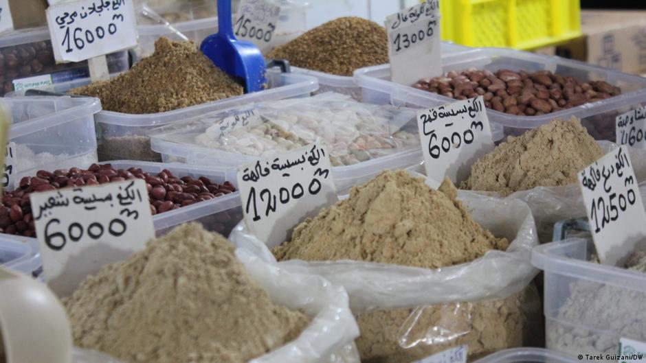 ارتفاع ملحوظ في أسعار المواد الغذائية الأساسية في تونس Tunesien Islam Ramadan Foto DW