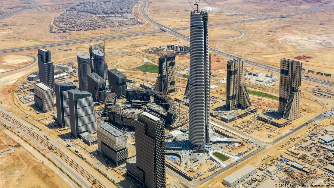 العاصمة الإدارية الجديدة لمصر.  An aerial view of the Central Business District (CBD) project in Egypt's new administrative capital. Image: CSCEC Egypt/Xinhua/picture alliance