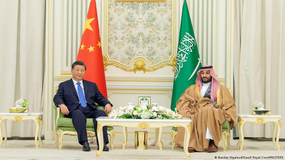 Saudi Crown Prince Mohammed bin Salman receives Xi Jinping, President of China, on 08.12.2022 in Riyadh, Saudi Arabia (image: Bandar Algaloud/Saudi Royal Court/REUTERS)