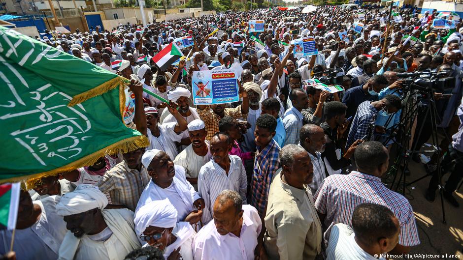 كيانات التيار الإسلامي - السودان 12 Islamische politische Strömungen im Sudan Foto Picture Alliance