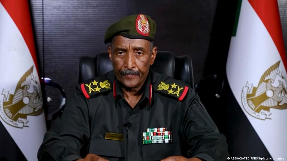 أكد البرهان في خطاب متلفز على مواصلة الانتقال نحو الحكم المدني في السودان. Alburhan - Sudan Foto Picture Alliance