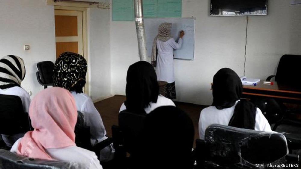 Unterricht von Frauen für Frauen:Hebammen, eine Hoffnung für Afghanistan