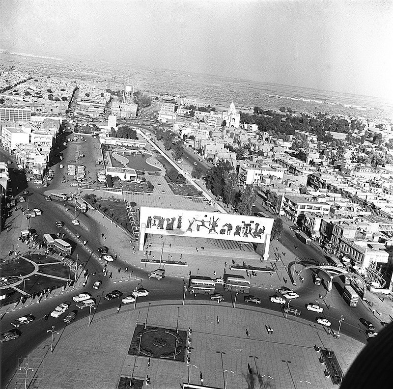 نصب الحرية و حديقة الأمة في عام 1961- بغداد - العراق. Liberty Monument and Umma Park Baghdad1961 Source Wikipedia 