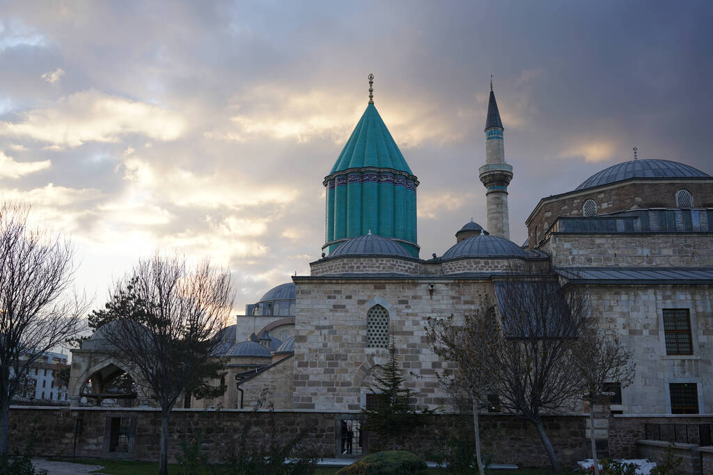 Rumi's tomb in Konya, Turkey (image: Marian Brehmer)