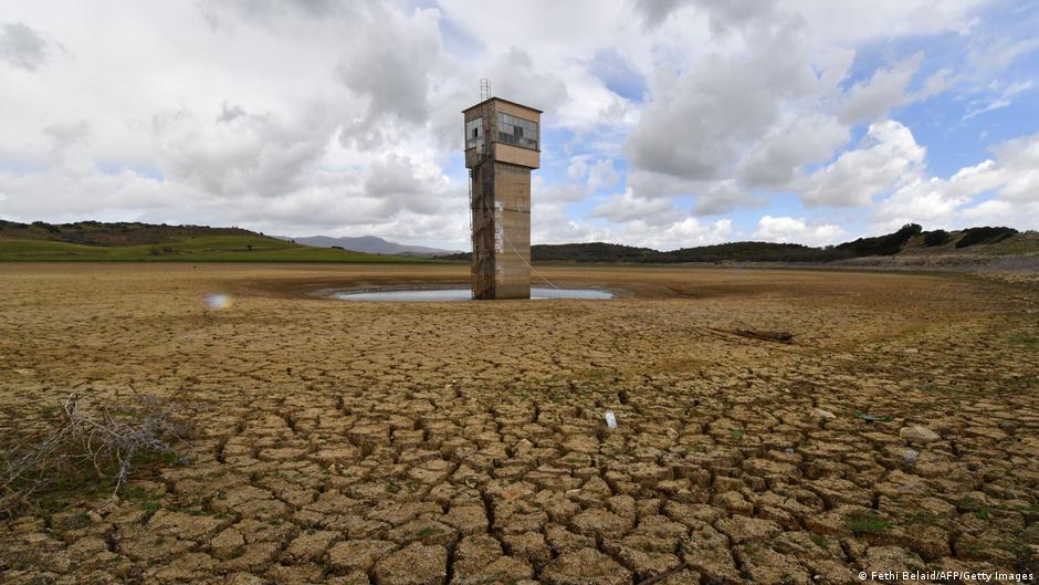 أزمة المياه في تونس: تشقق الأرض بسبب قلة المياه Tunesien Tunis Wasserkrise Foto Getty Images