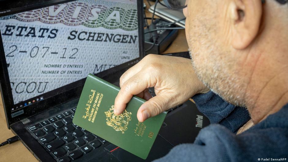 الحصول على تأشيرة لدخول أوروبا.. إجراء عادي سقط في قبضة السماسرة بالمغرب.