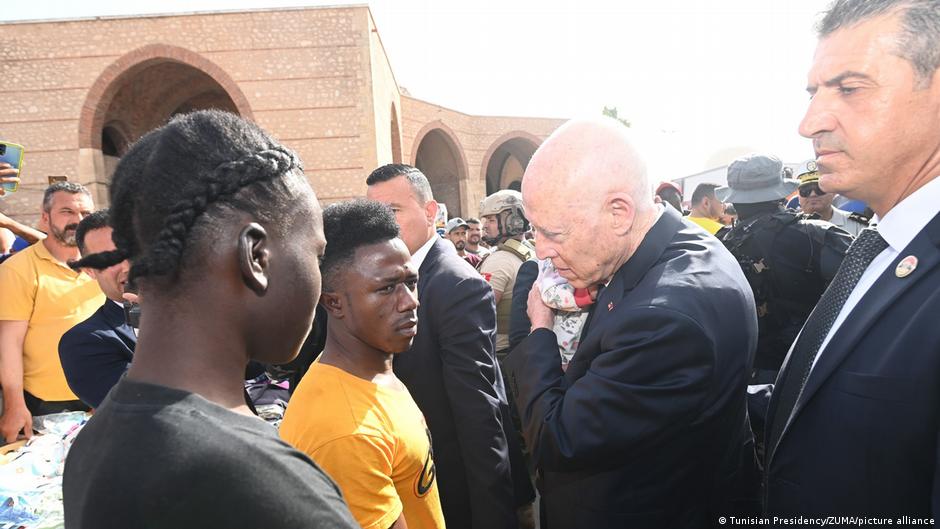 Tunisian President Kais Saied travelled to the port city of Sfax where thousands of Sub-Saharans wait for a journey to Europe (image: Tunisian Presidency/ZUMA/picture alliance)