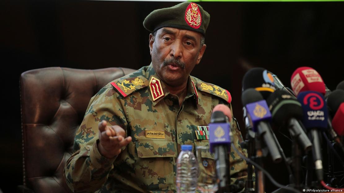 قائد الجيش السوداني عبد الفتاح البرهان. Sudan's army chief Abdel Fattah Burhan (photo: AP/dpa/picture-alliance)